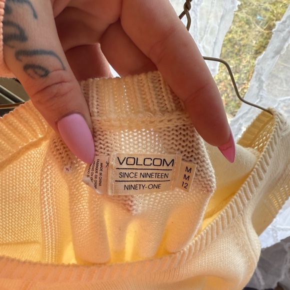 EUC Volcom brand sweater dress size med - Picture 2 of 3